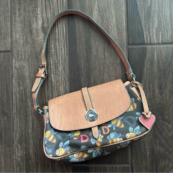 Dooney & Bourke Bumble Bee Y2K Leather Shoulder Bag Handbag - Picture 1 of 12